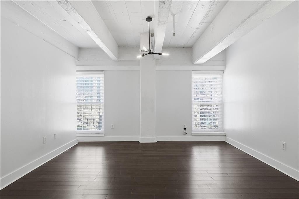 3001 Gillham Rd APT 201 Kansas City, MO 64108 - Thumbnail 5