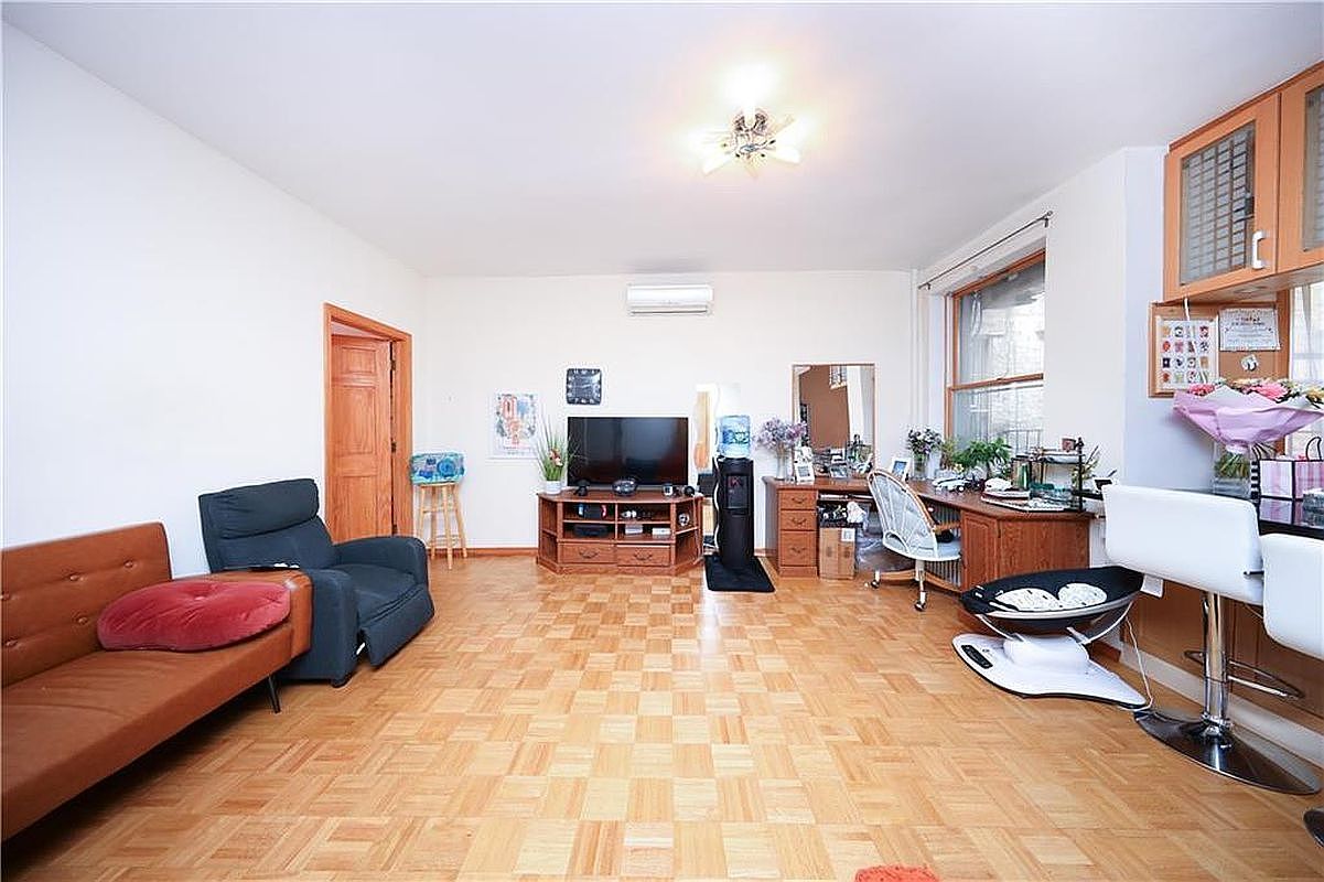 2391 E 3rd St Brooklyn, NY 11223 - Thumbnail 5