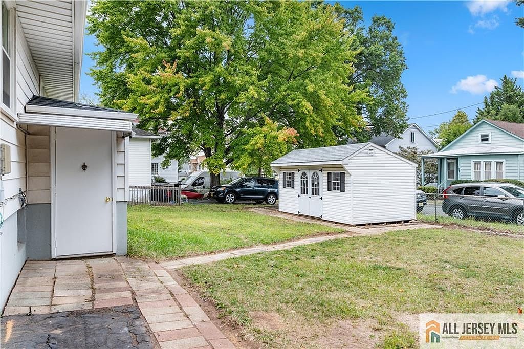 111 Barnard St Highland Park, NJ 08904 - Thumbnail 5