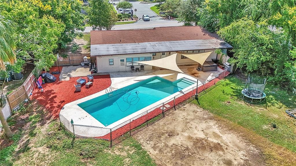 2433 NE 2nd St Ocala, FL 34470 - Thumbnail 5