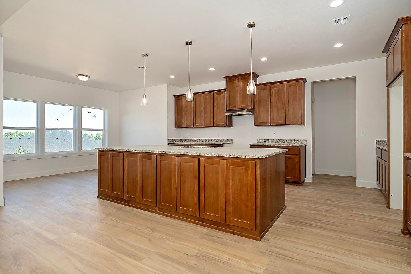 2749 Pronghorn Ln Medford, OR 97504 - Thumbnail 5