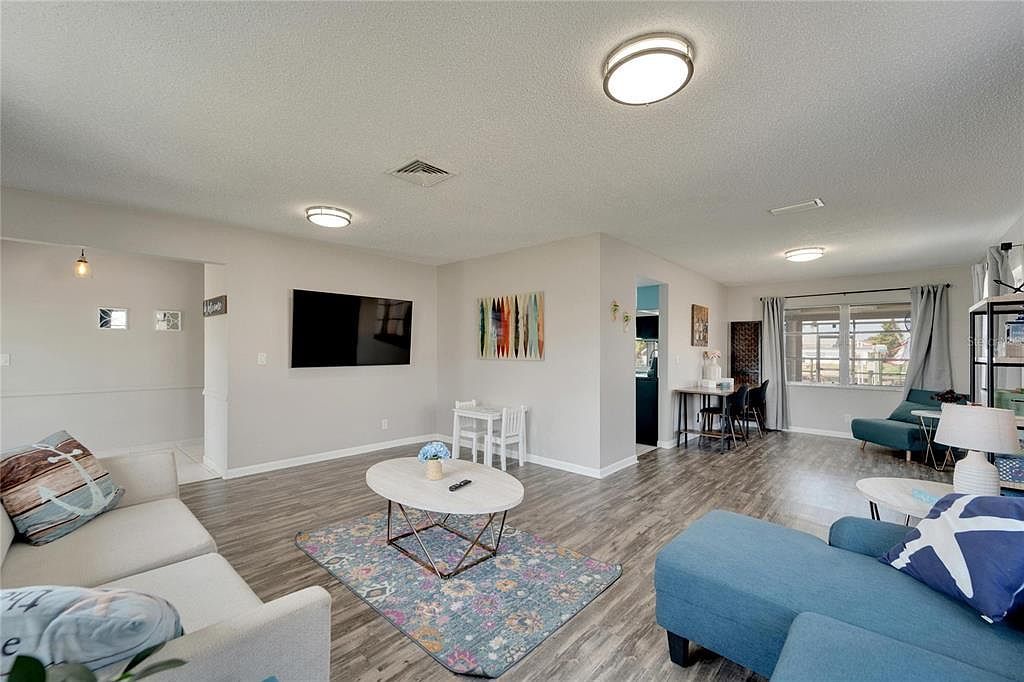 1011 Spindle Palm Way Apollo Beach, FL 33572 - Thumbnail 5