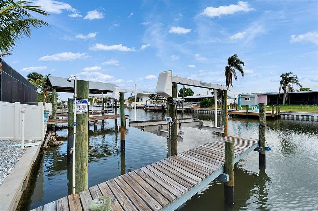 743 Kingston Ct Apollo Beach, FL 33572 - Thumbnail 5