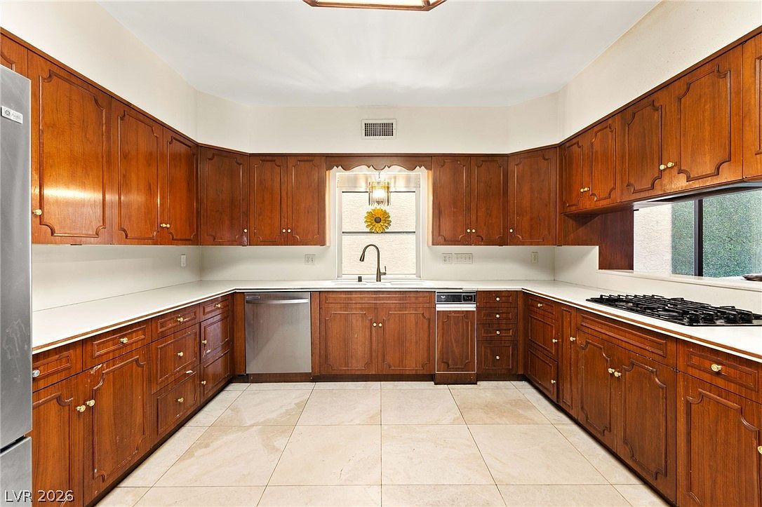 2834 Queens Courtyard Dr Las Vegas, NV 89109 - Thumbnail 5