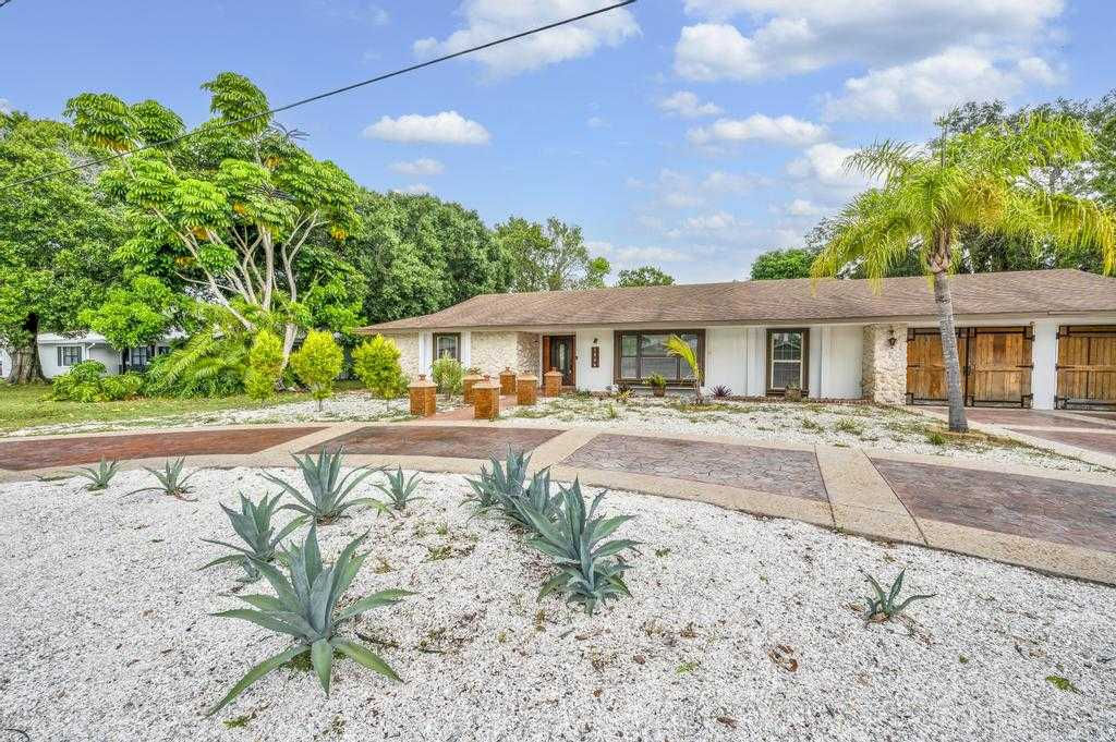 1906 York Court, Fort Pierce, FL, USA, 34982 - Thumbnail 3