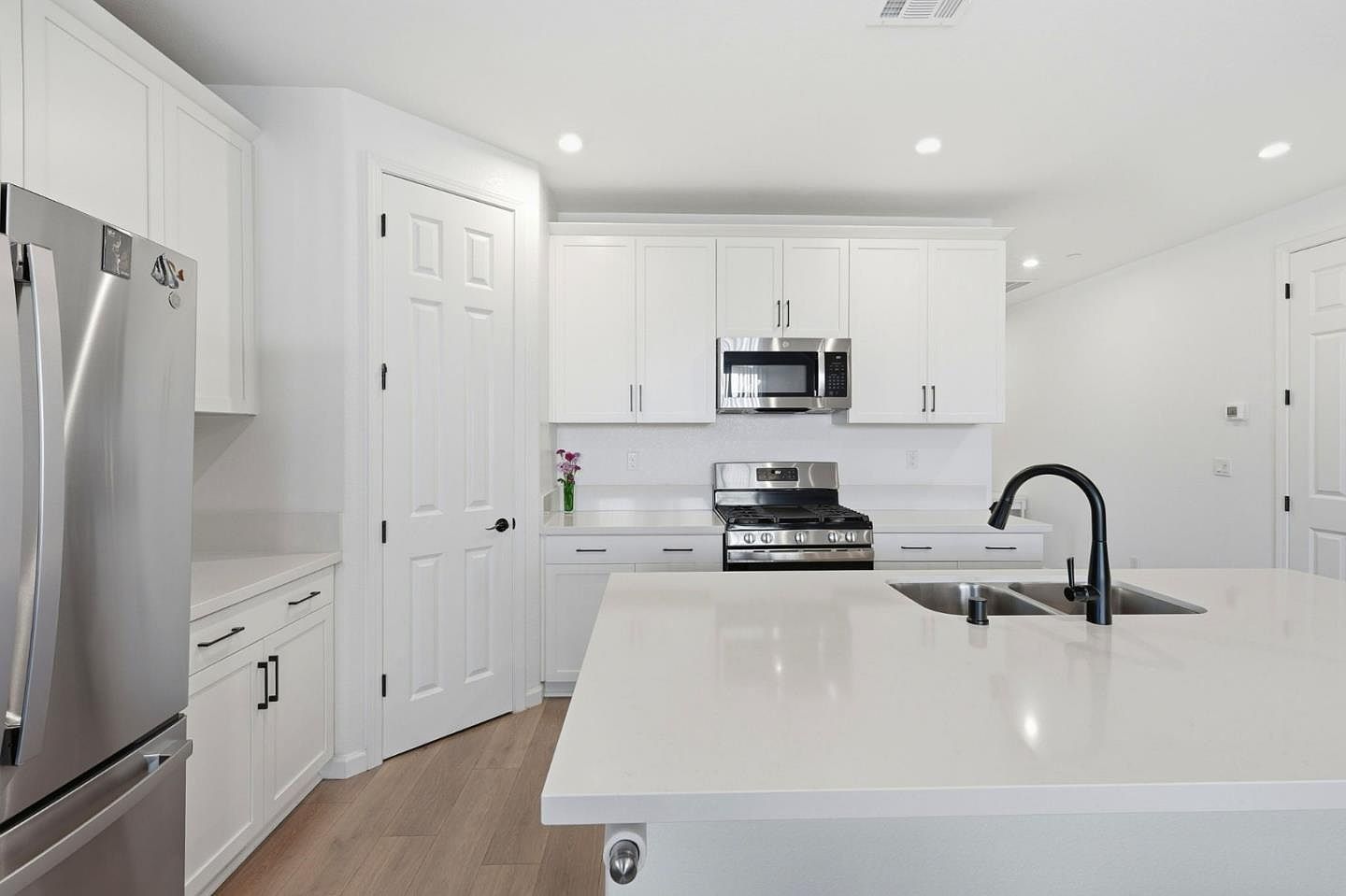 667 Pleasant Dr Lathrop, CA 95330 - Thumbnail 5