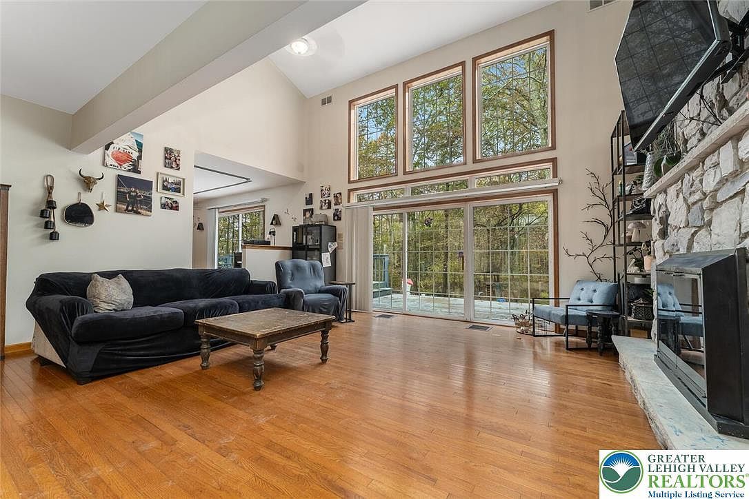 1187 Manzanedo Rd East Stroudsburg, PA 18302 - Thumbnail 5