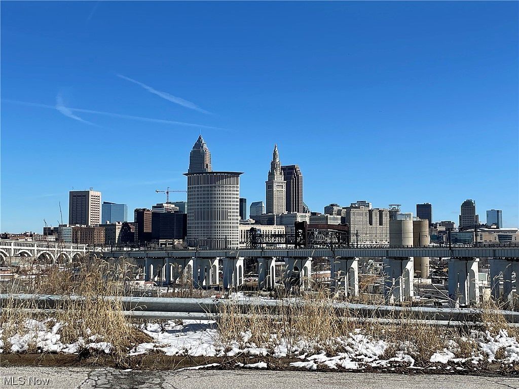 2973 Scranton Rd Cleveland, OH 44113 - Thumbnail 5