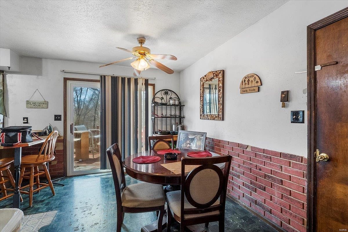 2208 Gillis St Alton, IL 62002 - Thumbnail 5