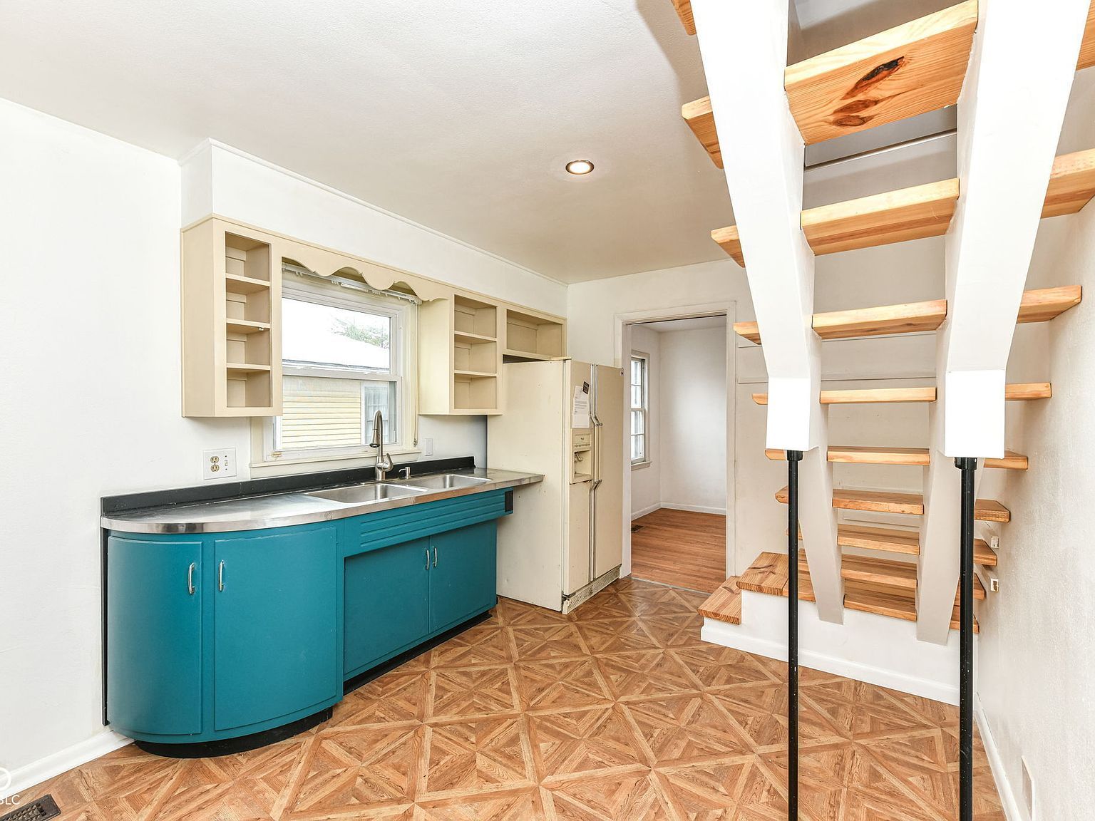 5917 Carrollton Ave Indianapolis, IN 46220 - Thumbnail 5