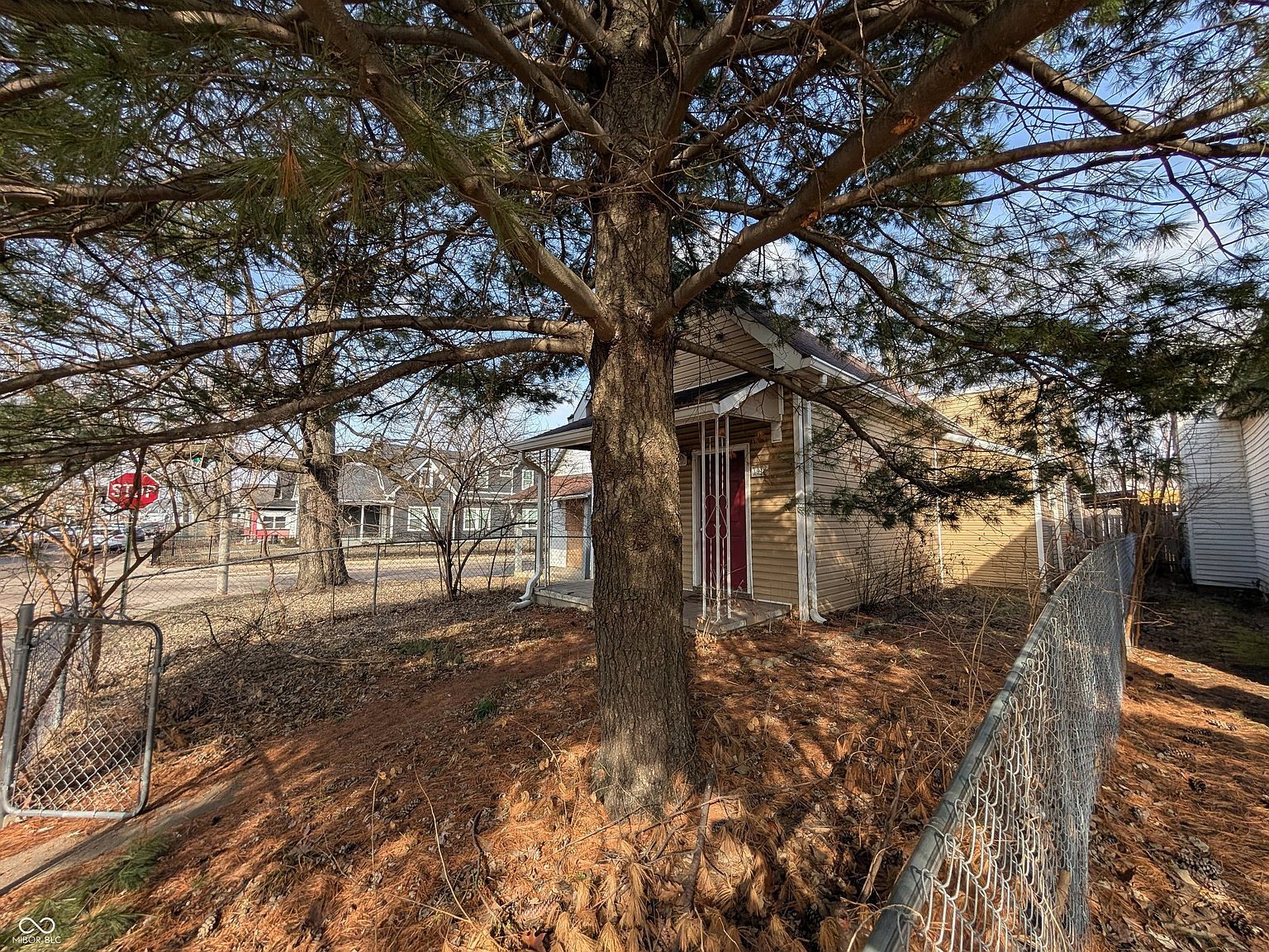 1918 Wilcox St Indianapolis, IN 46222 - Thumbnail 5