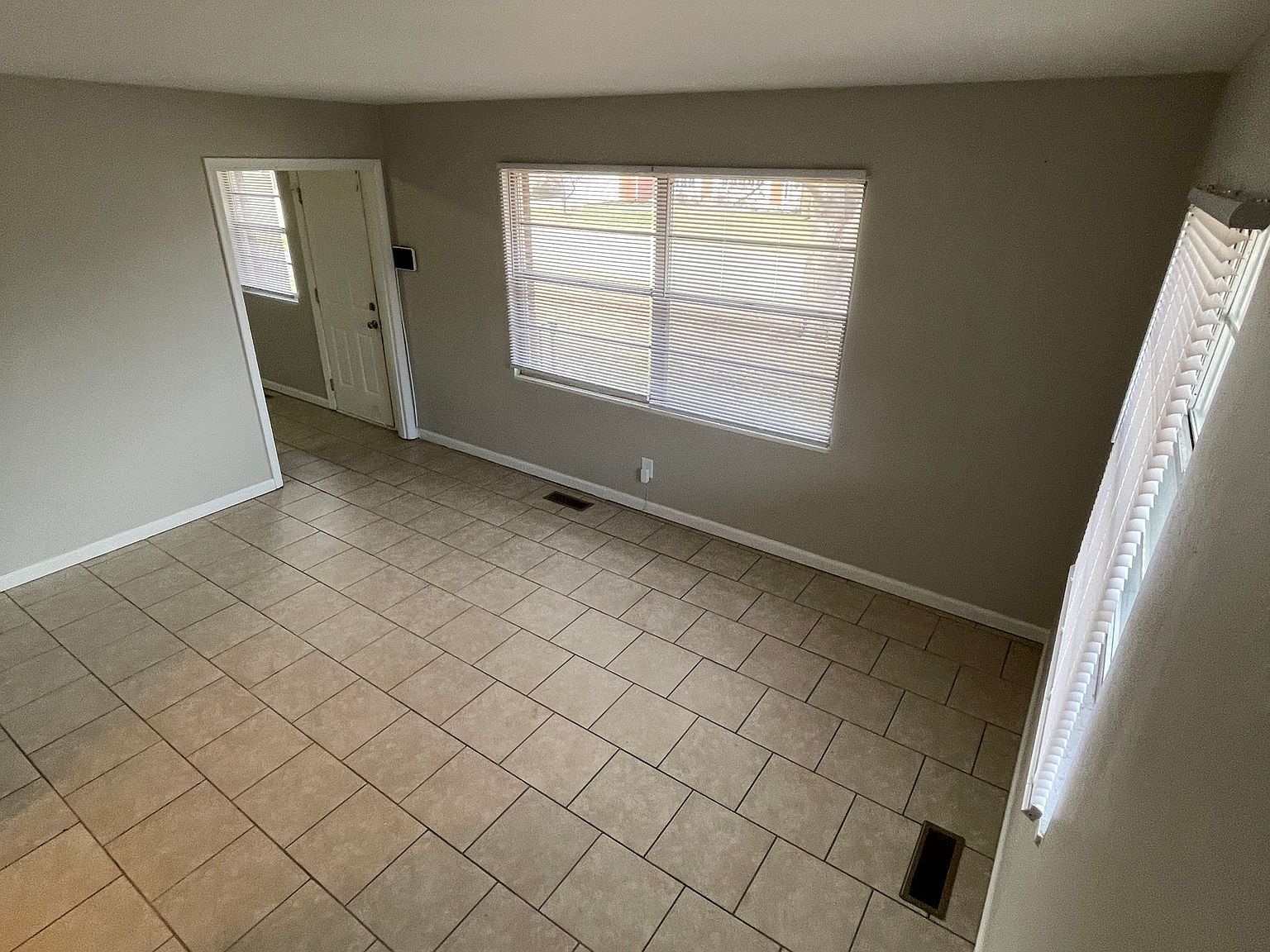 620 Brewer Pl Greenwood, IN 46142 - Thumbnail 5