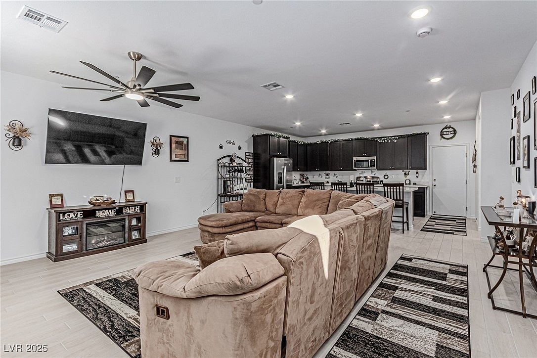 1521 Eva Crossing Pl Henderson, NV 89002 - Thumbnail 5