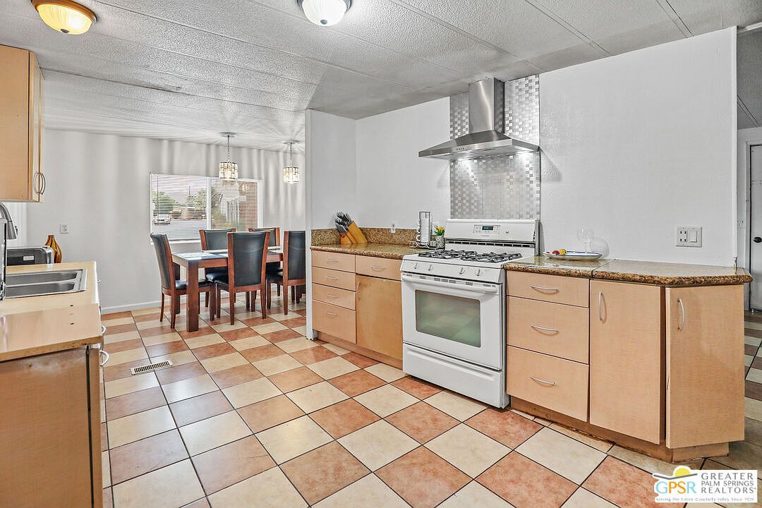 17555 Corkill Rd #49 Desert Hot Springs, CA 92241 - Thumbnail 5