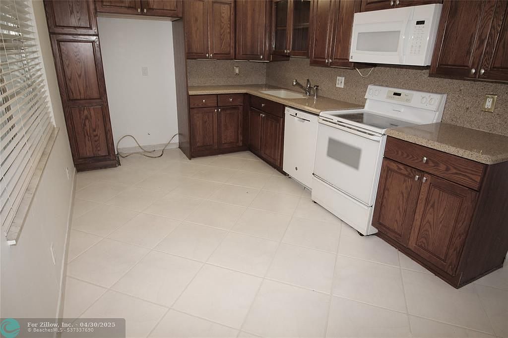 802 Cypress Grove Ln APT 309 Pompano Beach, FL 33069 - Thumbnail 5