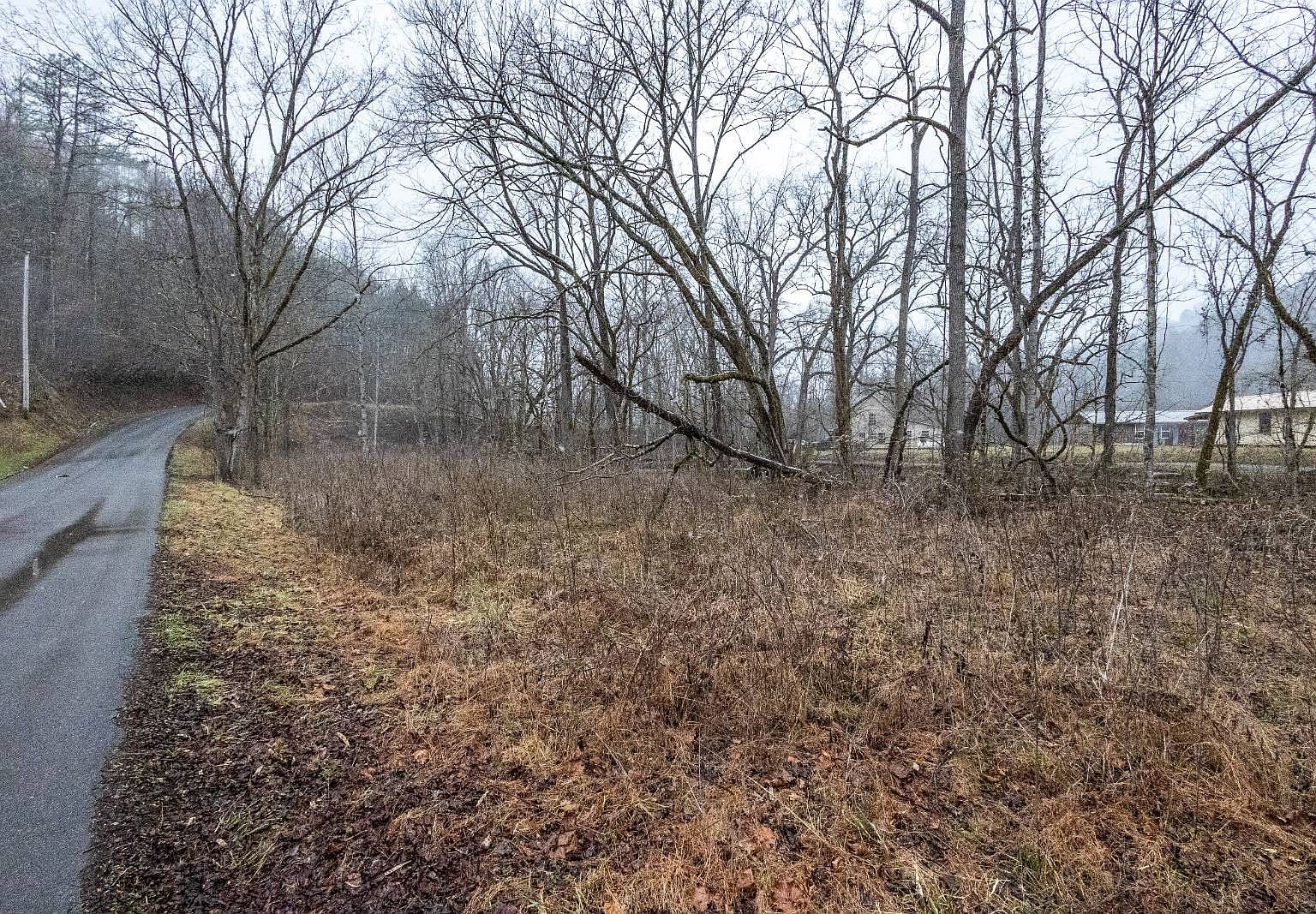 1392 Rocky Flats Rd Cosby, TN 37722 - Thumbnail 5