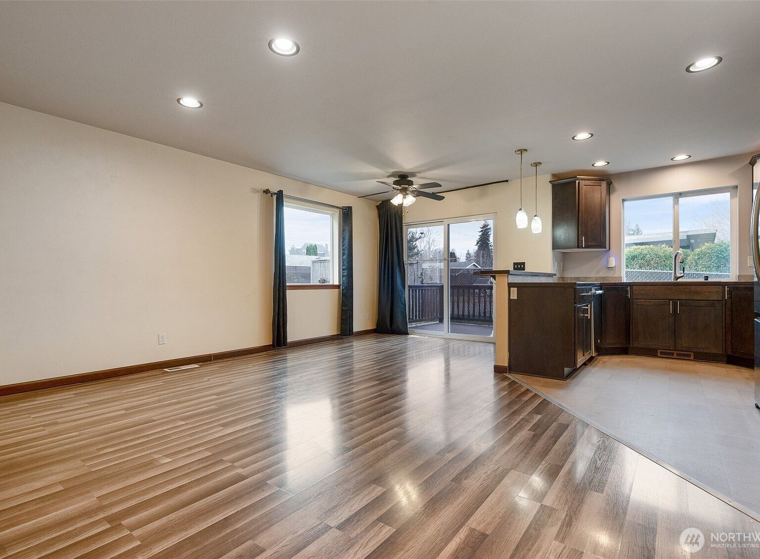 755 NE Glenridge Ct Bremerton, WA 98310 - Thumbnail 5