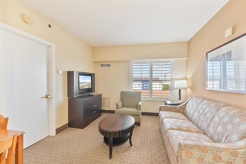 7601 Canada Ave Orlando, FL 32819 - Thumbnail 5