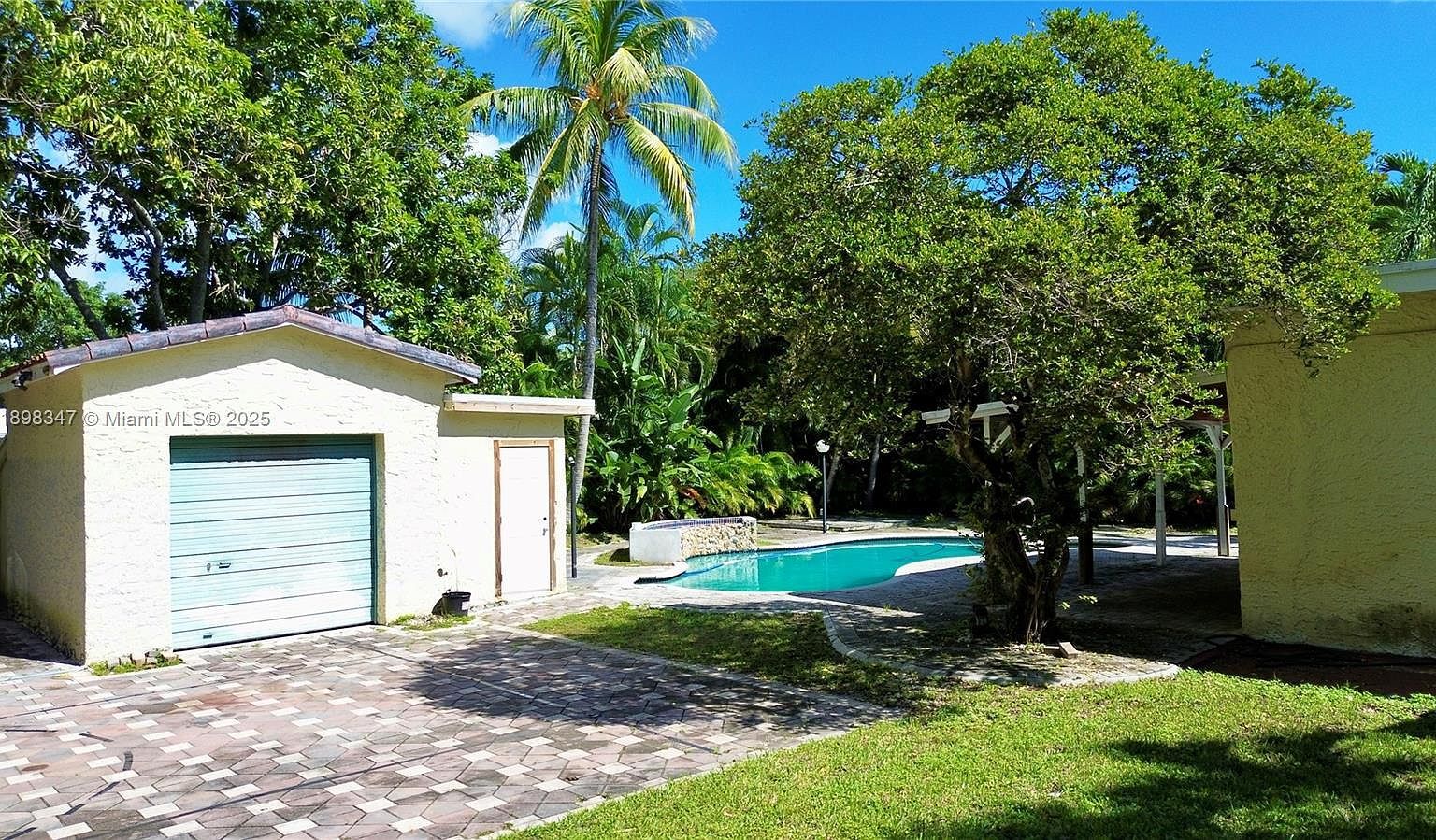 511 NE 119th St Biscayne Park, FL 33161 - Thumbnail 5