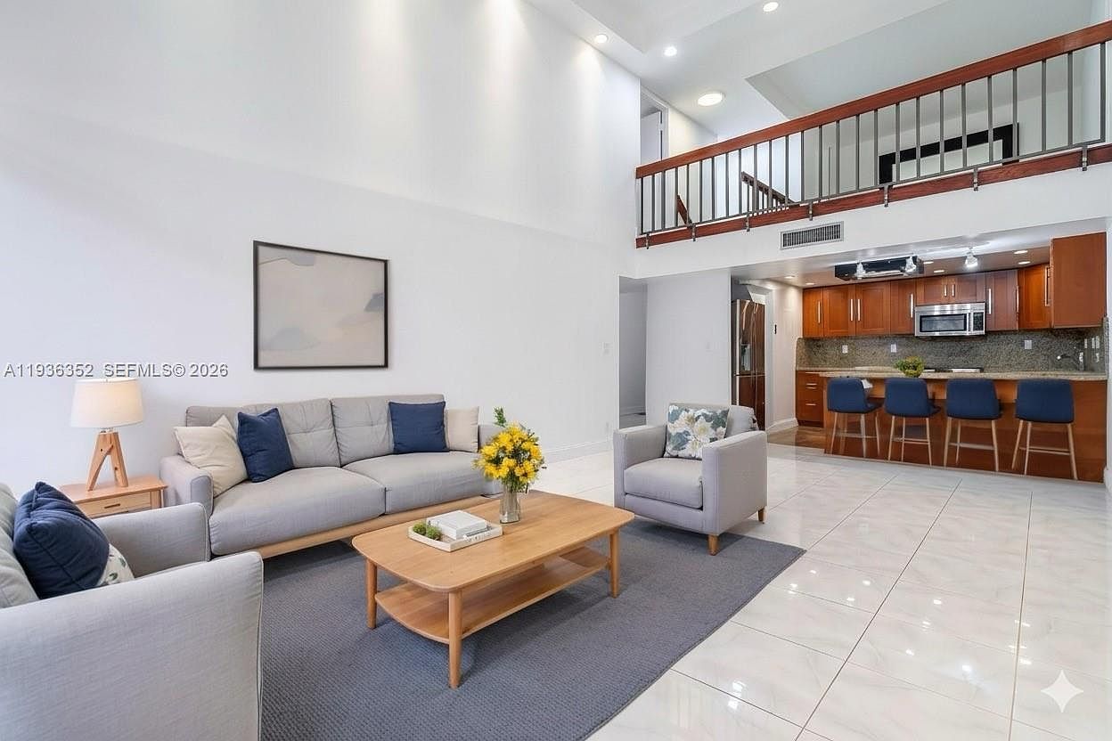 20347 W Country Club Dr Aventura, FL 33180 - Thumbnail 5