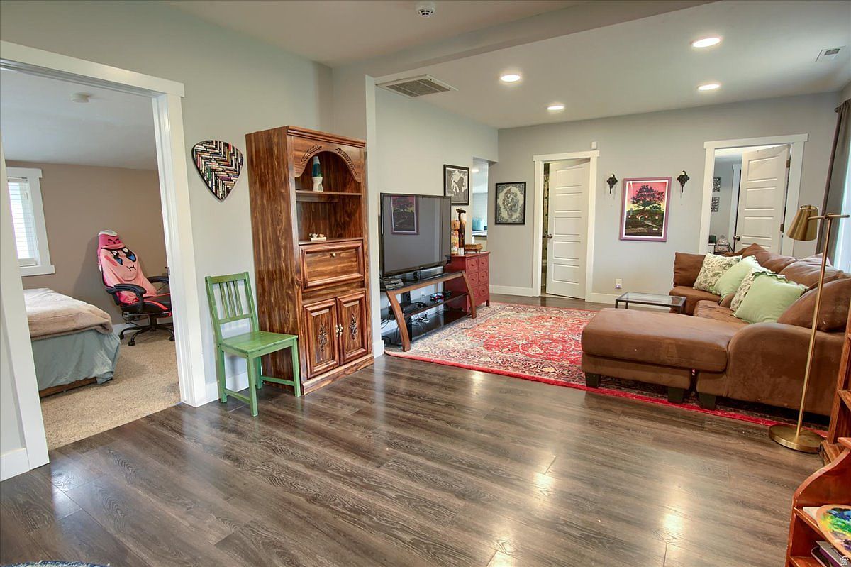 545 E Chester St Ogden, UT 84404 - Thumbnail 5