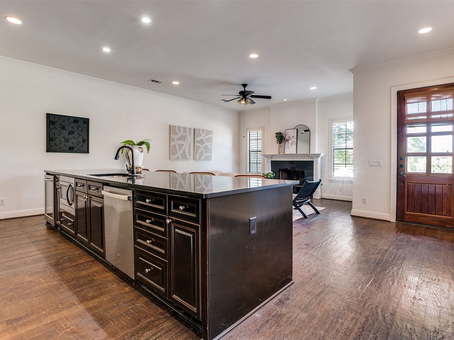 1120 Hemingway Ln Irving, TX 75063 - Thumbnail 5