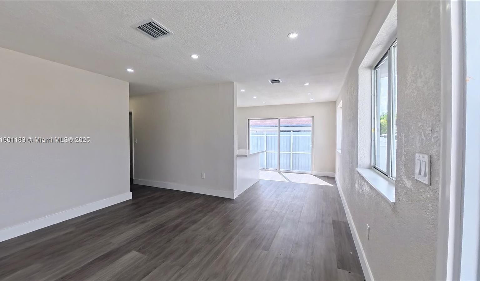 1575 W 6th Ave Hialeah, FL 33010 - Thumbnail 5