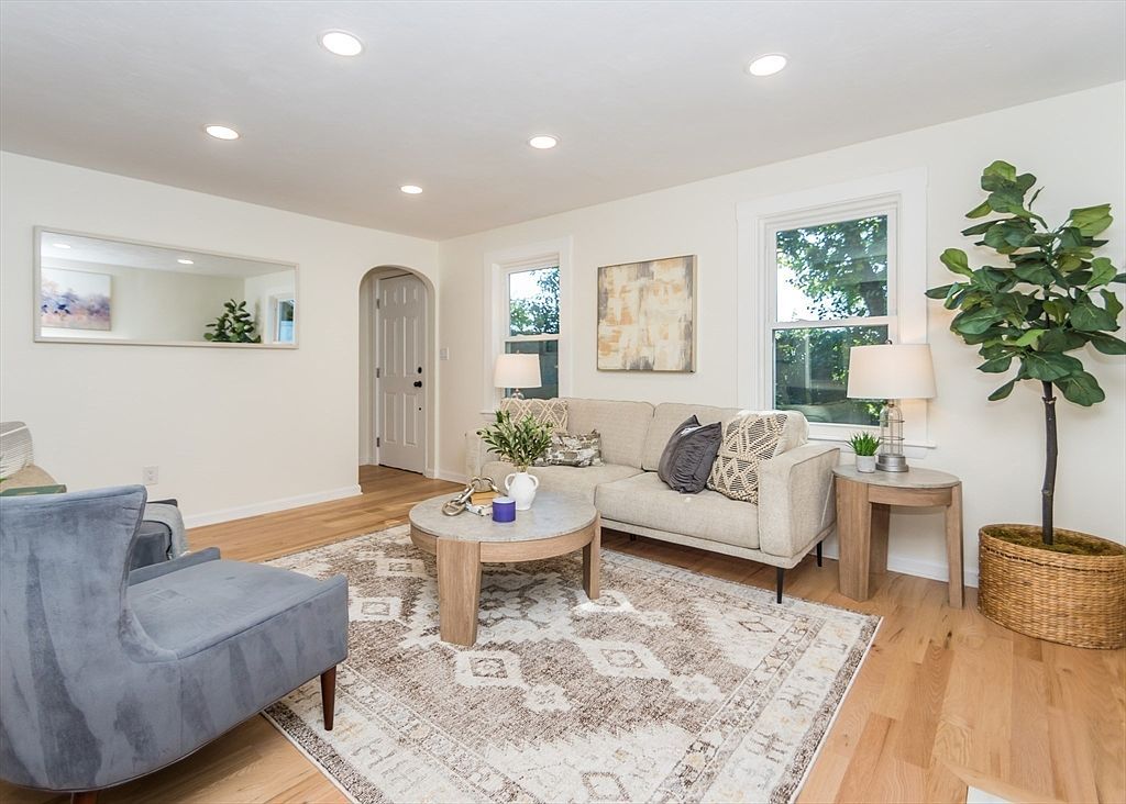 23 Cheney St Needham, MA 02494 - Thumbnail 5