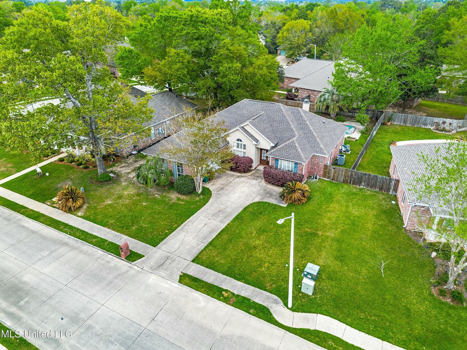 2032 Englewood Dr Biloxi, MS 39532 - Thumbnail 5