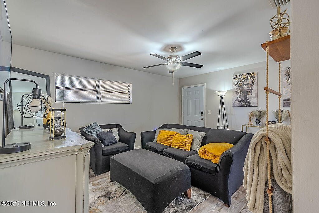 7580 Strato Rd Jacksonville, FL 32210 - Thumbnail 5