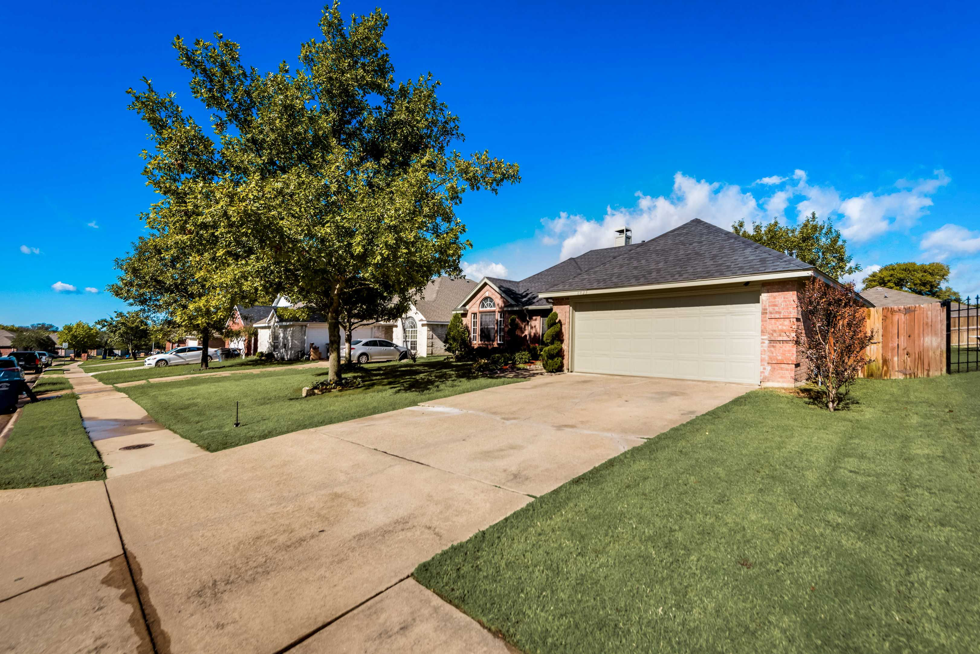 8423 Creekbluff Drive, Dallas, TX, USA, 75249 - Thumbnail 5