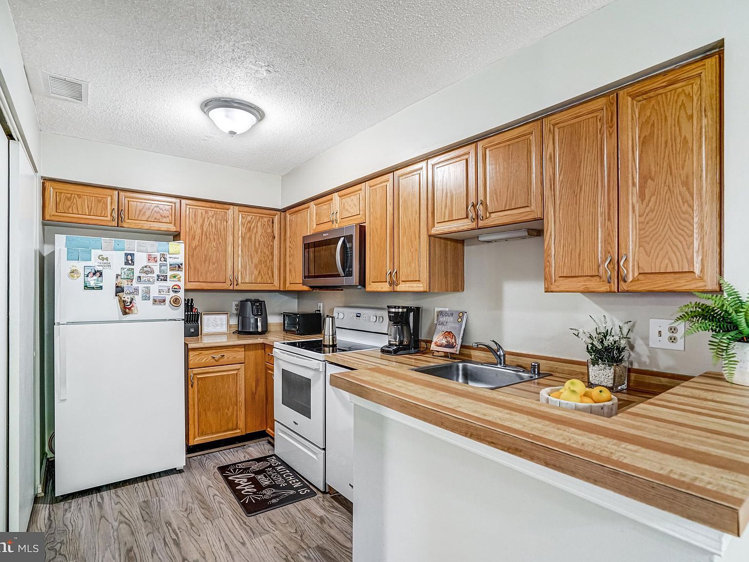 7598 Lakeside Village Dr APT L Falls Church, VA 22042 - Thumbnail 5