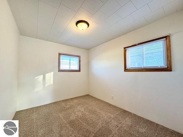 320 N Clinton St Saint Louis, MI 48880 - Thumbnail 5