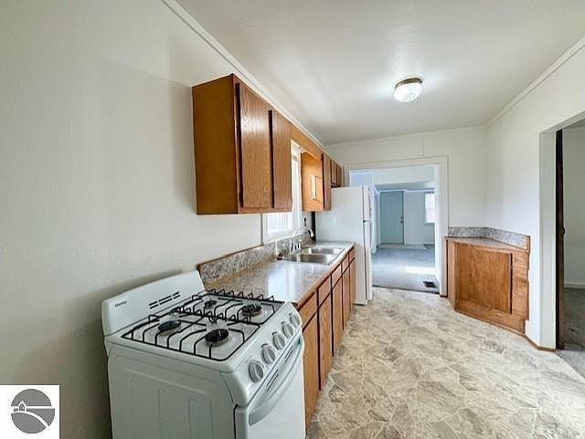 346 N Grover Ave Alma, MI 48801 - Thumbnail 5