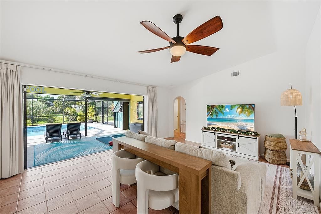 2360 SE Bordeaux Ct Port Saint Lucie, FL 34952 - Thumbnail 5