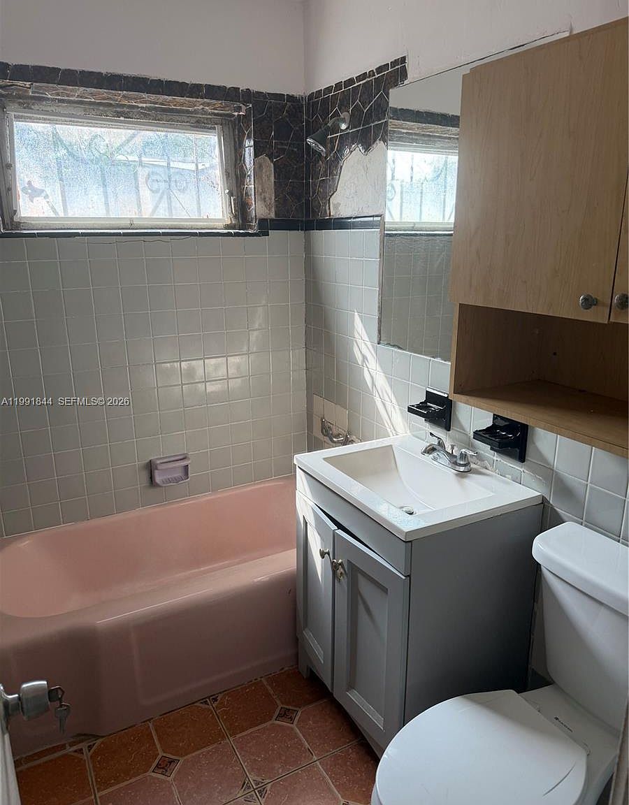 60 NW 128th St North Miami, FL 33168 - Thumbnail 5