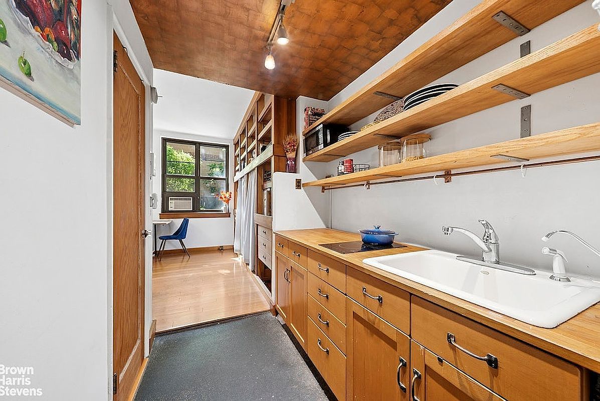 22 Irving Pl APT 1A New York, NY 10003 - Thumbnail 5