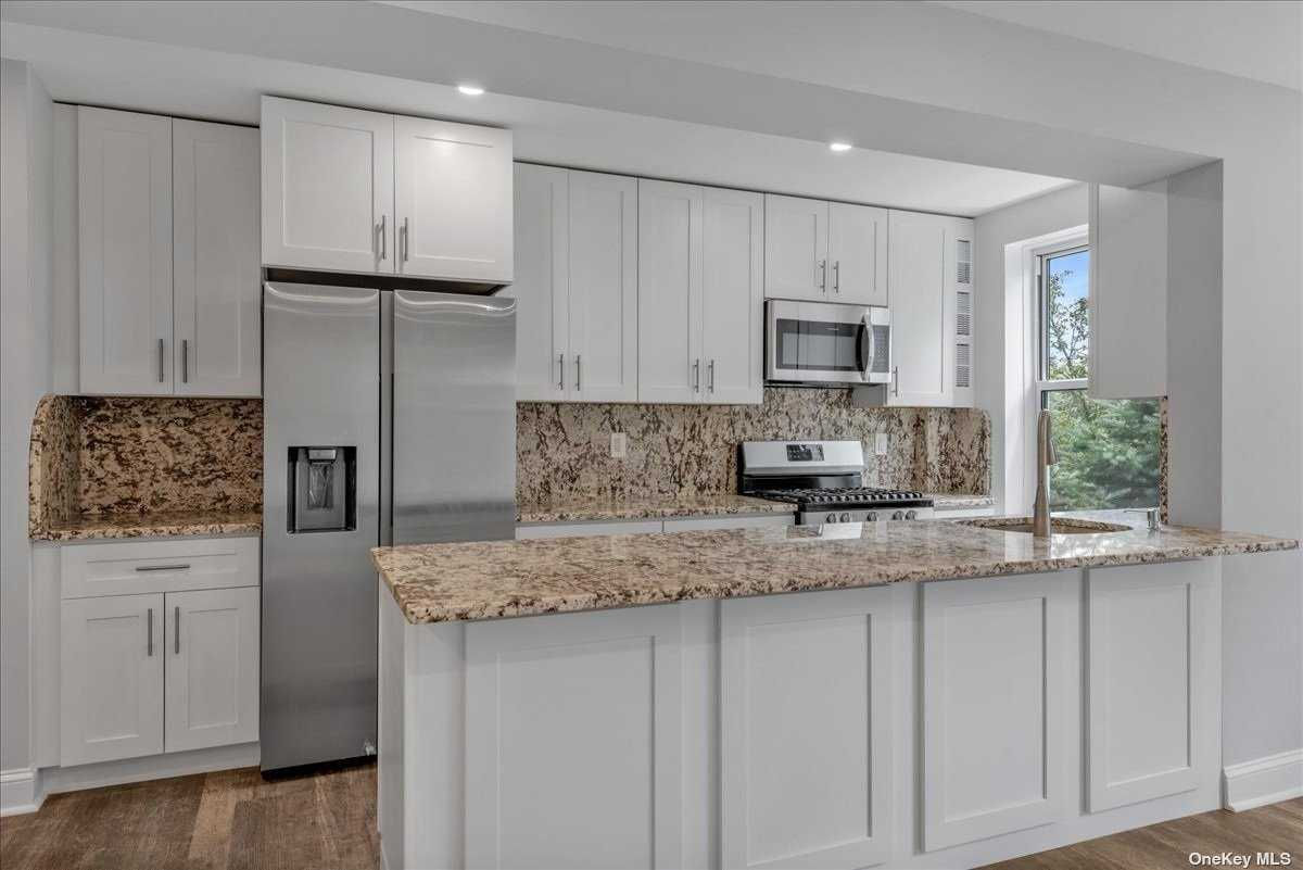 141-45 Union Turnpike #2-C, Flushing, NY, USA, 11367 - Thumbnail 5