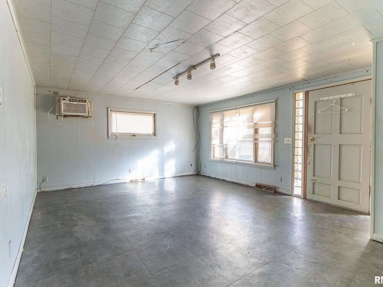 204 E Adams St Abingdon, IL 61410 - Thumbnail 5