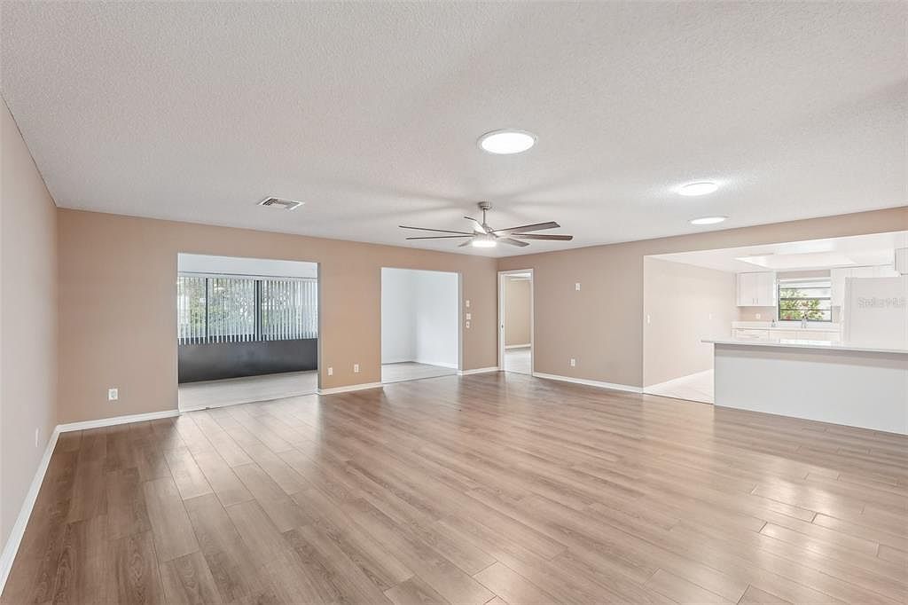 2529 Lancaster Dr Sun City Center, FL 33573 - Thumbnail 5