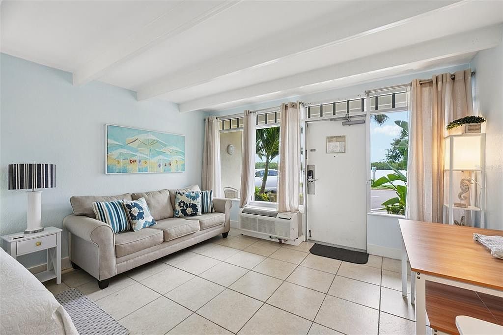 611 Destiny Dr Ruskin, FL 33570 - Thumbnail 5