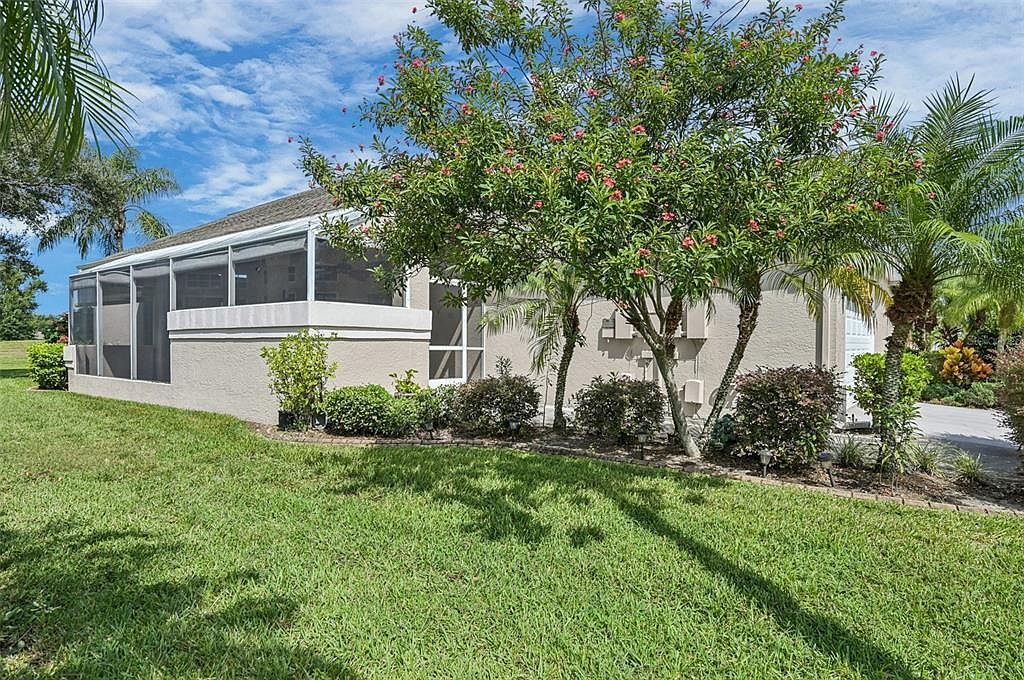 675 Masterpiece Dr Sun City Center, FL 33573 - Thumbnail 5