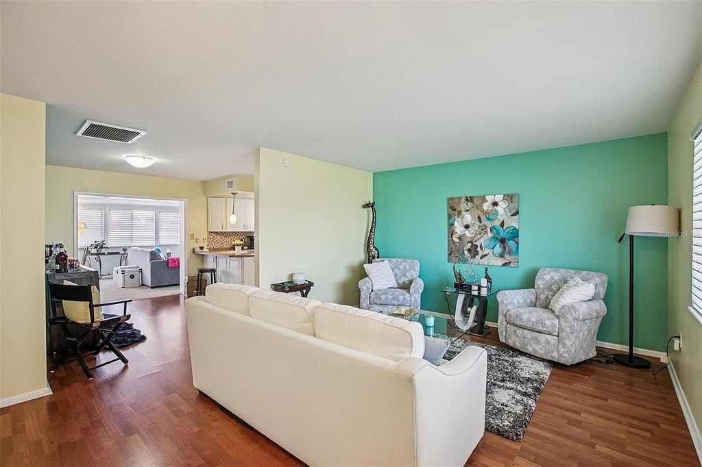 1409 N Pebble Beach Blvd Sun City Center, FL 33573 - Thumbnail 5