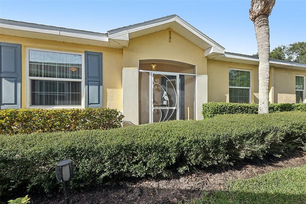 615 Tremont Greens Ln Sun City Center, FL 33573 - Thumbnail 5