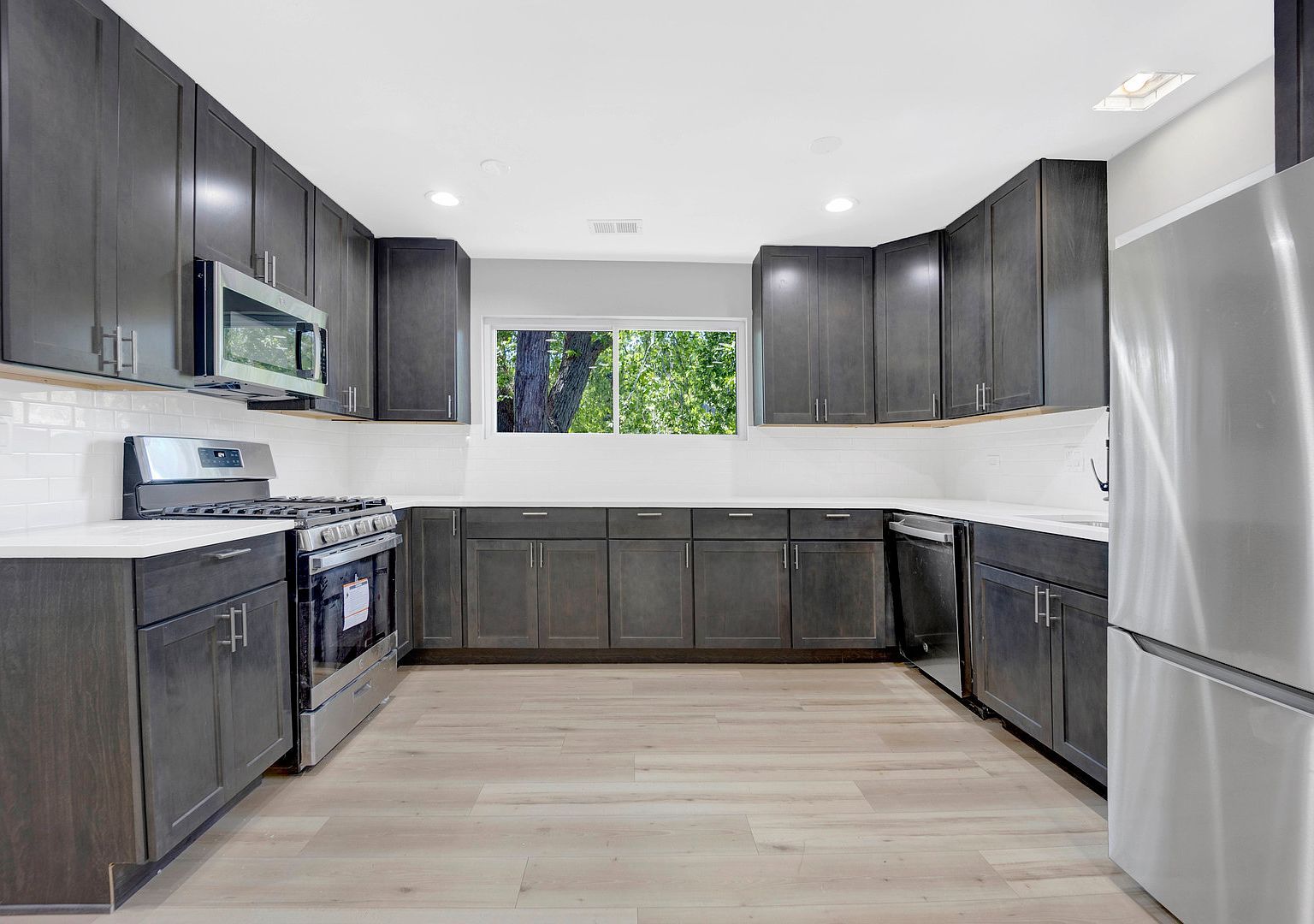 27W180 Cooley Ave Winfield, IL 60190 - Thumbnail 5