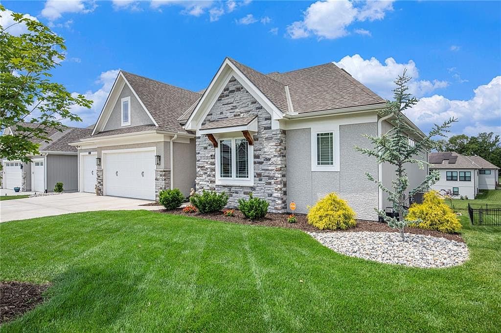 130 NW Ambersham Dr Lees Summit, MO 64081 - Thumbnail 5