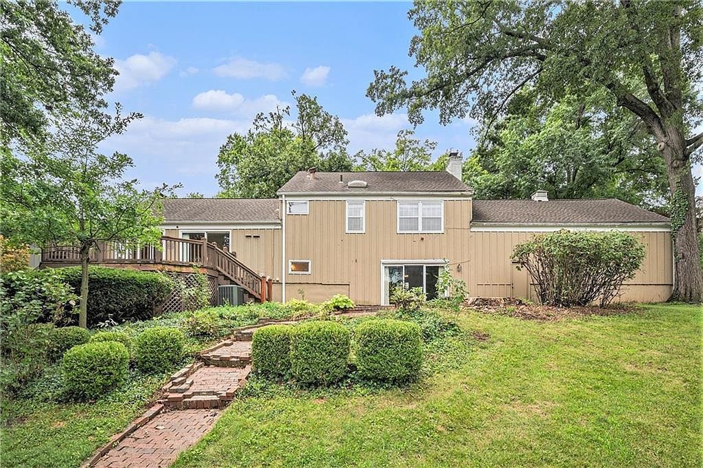 9815 Overbrook Ct Leawood, KS 66206 - Thumbnail 5