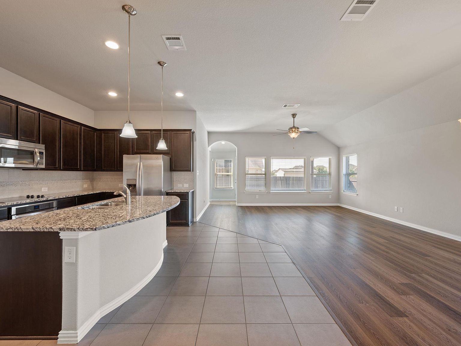 717 N Emory Cv Hutto, TX 78634 - Thumbnail 5