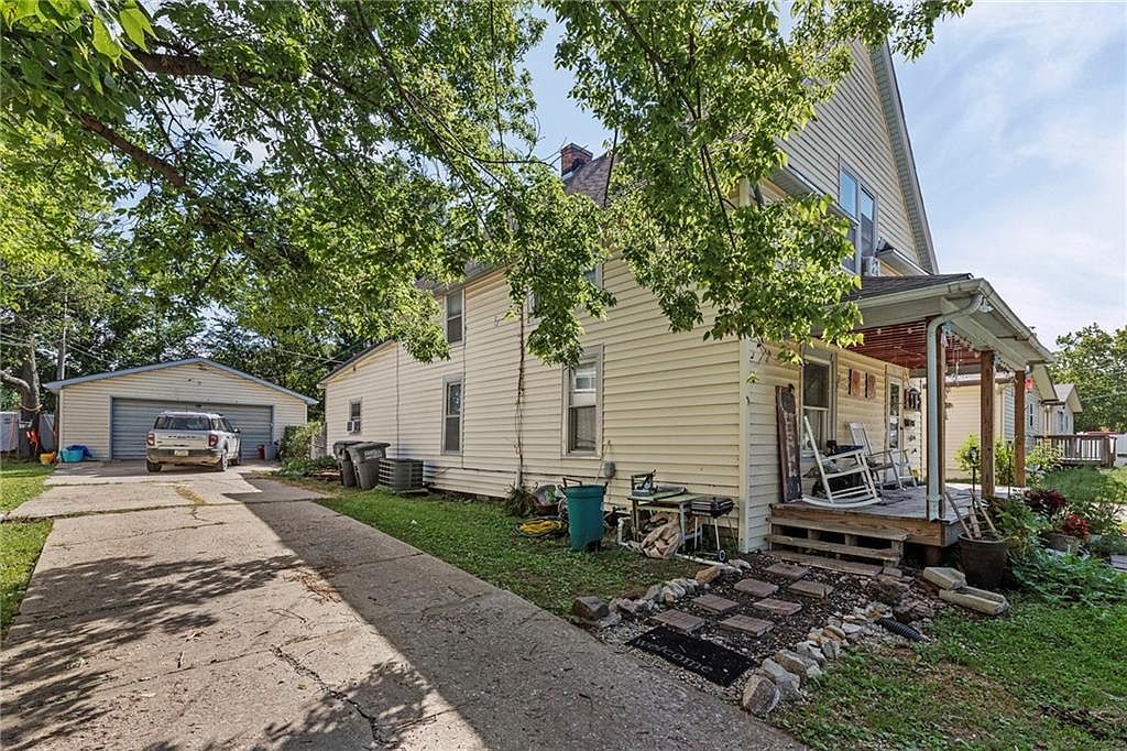 301 W 13th Ave Emporia, KS 66801 - Thumbnail 5