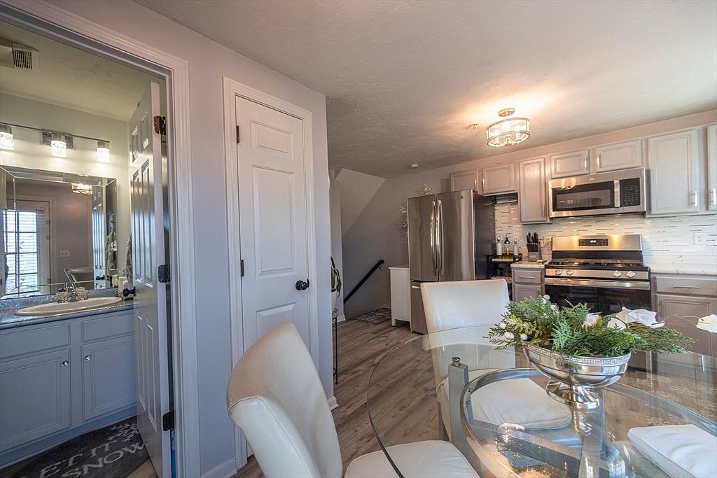 417 Hildreth St UNIT 2 Lowell, MA 01850 - Thumbnail 5